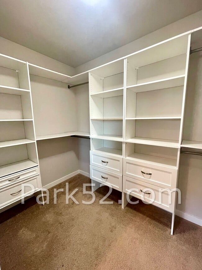 Building Photo - Beautiful Tri-Level 3 Bedroom Home in University Place