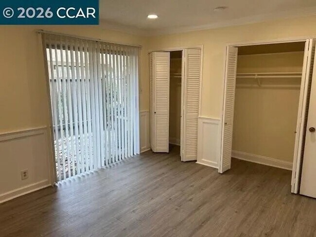 Building Photo - Two Bedroom One Bathroom Condo