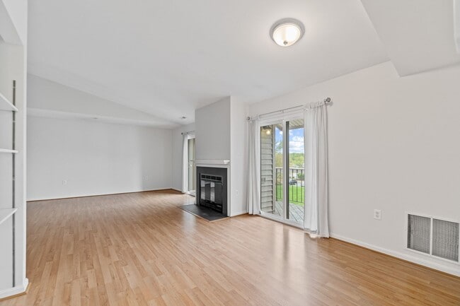 Building Photo - Updated top level Castle Harbour - Close t...