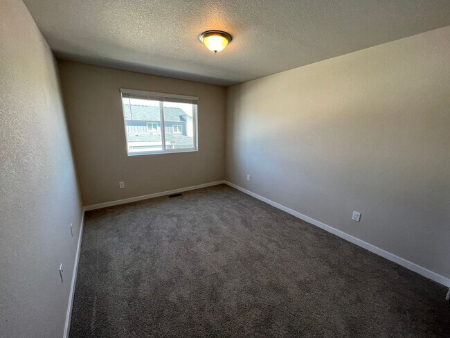 Building Photo - Modern 3 Bed 3 Bath Townhome off of N Carefree and Tutt!!! **Built in 2023**