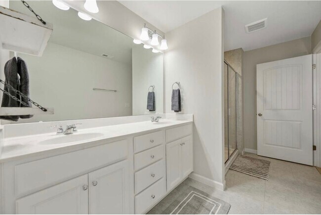 Building Photo - 155 Rossell Park Cir