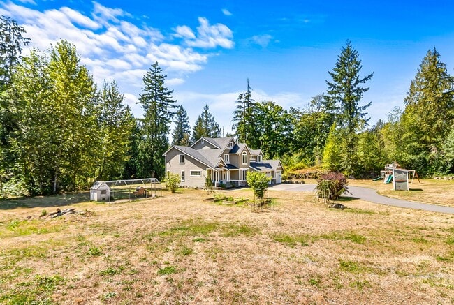 Building Photo - 6.6 Acre Retreat