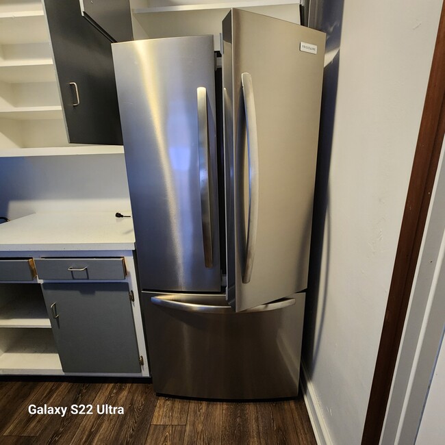 Stainless steel refrigerator - 844 Mayflower Dr