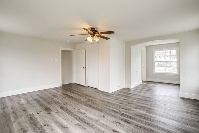 Building Photo - 5437 Sam Calloway Rd