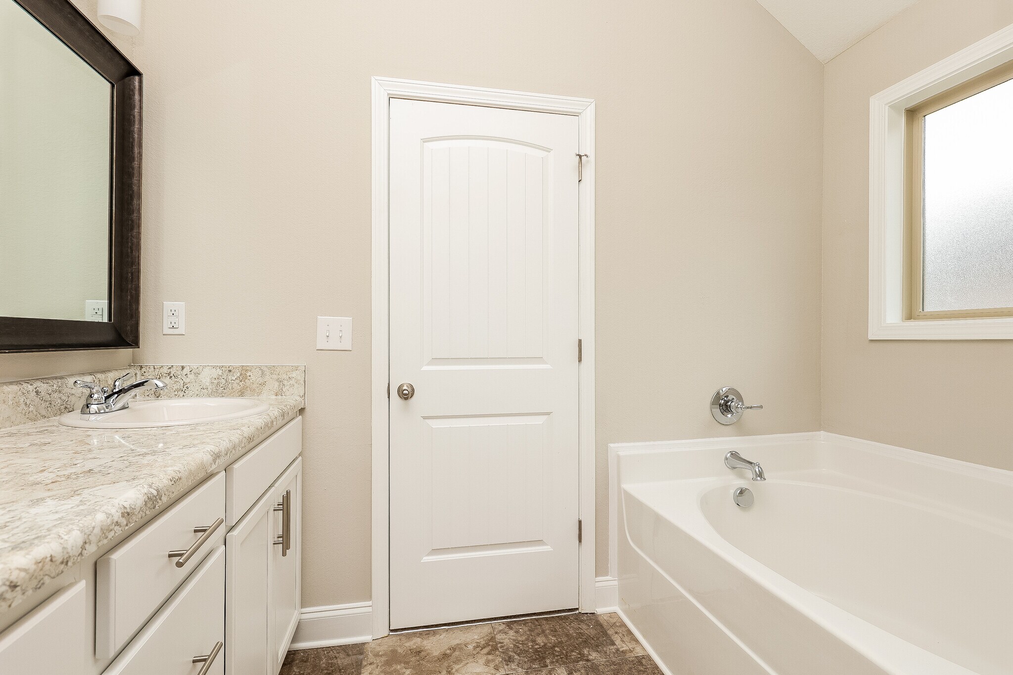 Building Photo - 1204 Black Oak Cir