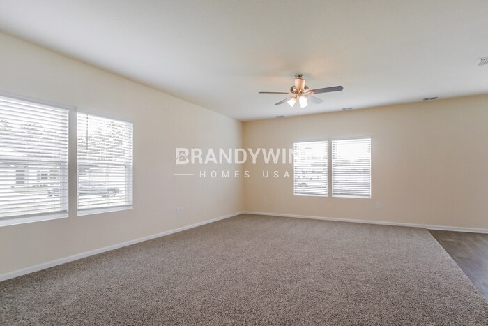 Building Photo - 165 Falcon Ridge Rd