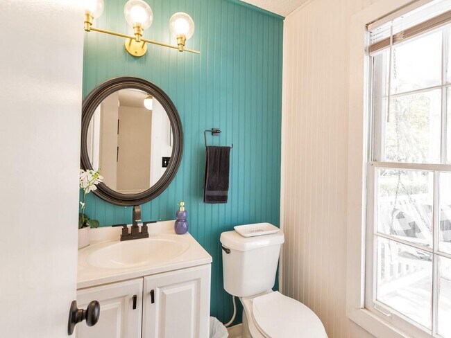 Building Photo - 2790 Farmstead Rd