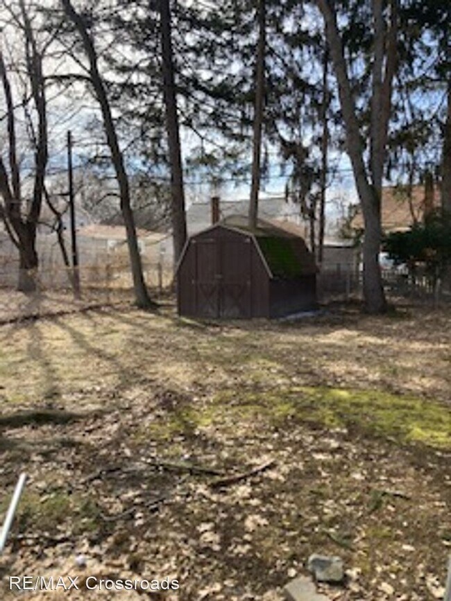 Building Photo - 3 br, 1 bath House - 1042 Frederick blvd