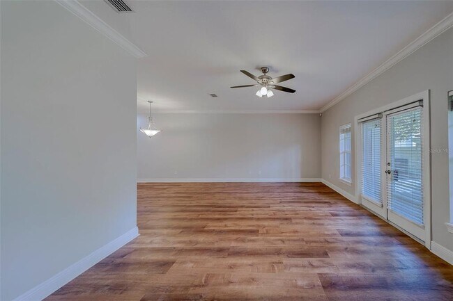 Building Photo - 270 Valencia Cir