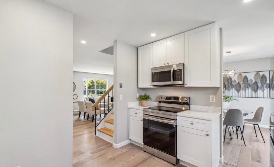 Building Photo - 13512 Apple Barrel Ct