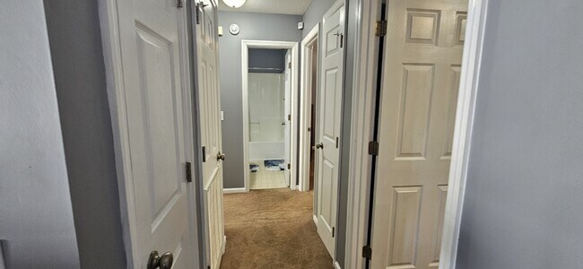 Building Photo - 312 Joe Walding Dr