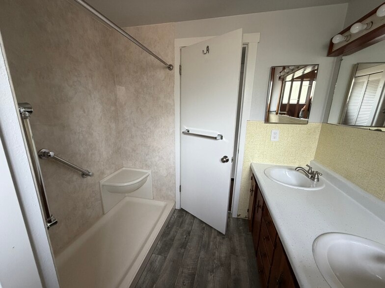 Building Photo - 345 W 400 S