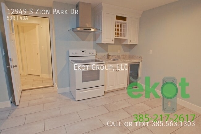 Building Photo - 12949 Zion Park Dr