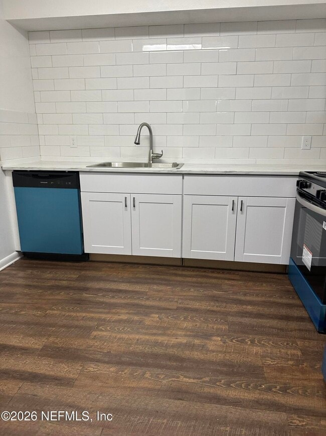 Building Photo - 394 Fortuna Ave