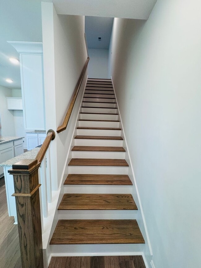 Building Photo - Move-In Ready 3-Bedroom Townhome – Modern Comfort Meets Style