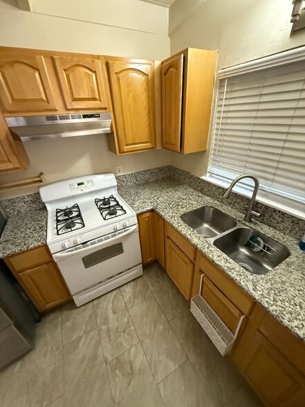 Building Photo - 4360 Custis Ave