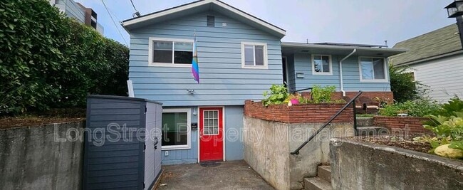 Primary Photo - 1817 SE Umatilla St