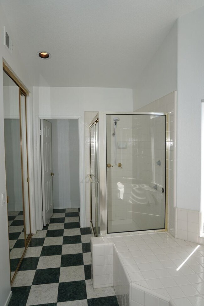 Building Photo - 25955 La Barca Rd