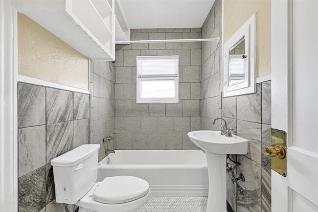 Building Photo - 4304 Pease St