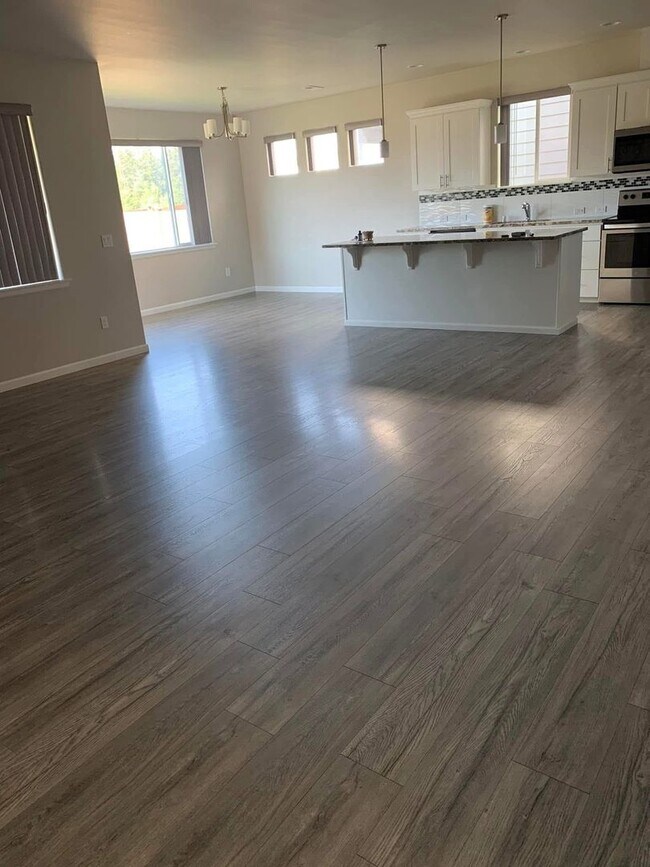 Building Photo - Spacious 4-Bedroom Corner Lot Home with Bonus Room, A/C & Updated Kitchen
