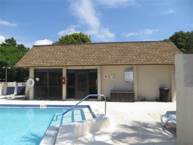 Building Photo - 2750 E Bay Dr