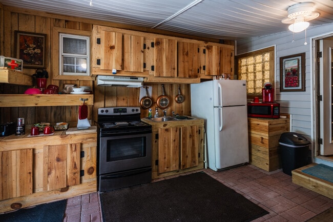 Building Photo - 95 3rd St