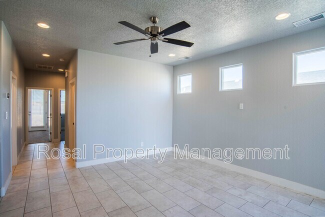 Building Photo - 933 Northern Blvd NE