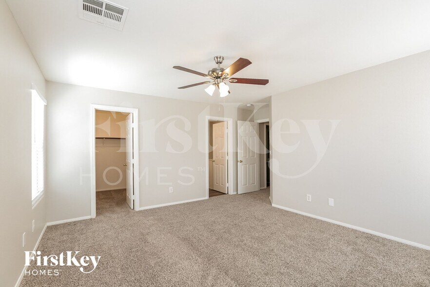 Building Photo - 9511 Golden Scots Ct