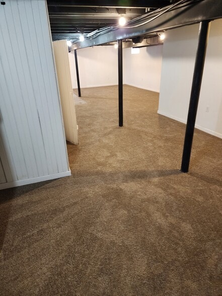 Building Photo - 15731 Lauder St