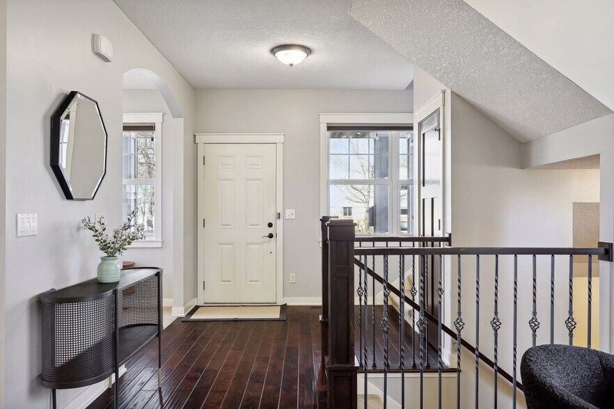 Building Photo - 2019 Louisiana Ave S