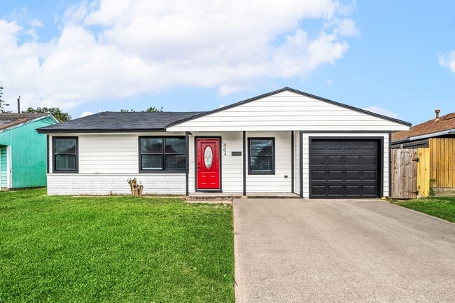 Building Photo - 404 Glenmore Dr