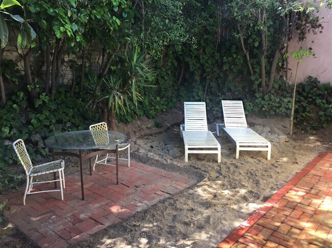 Private beach - 4401 Radford Ave