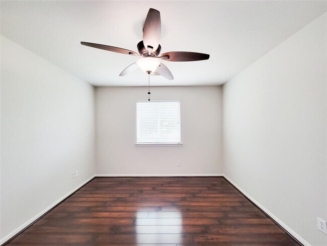 Building Photo - 21123 Amber Crossing Dr