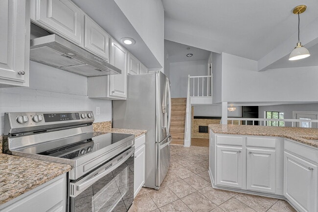 Building Photo - $3,600.00 - 4 Bedroom, 3.5 Bathroom, Singl...