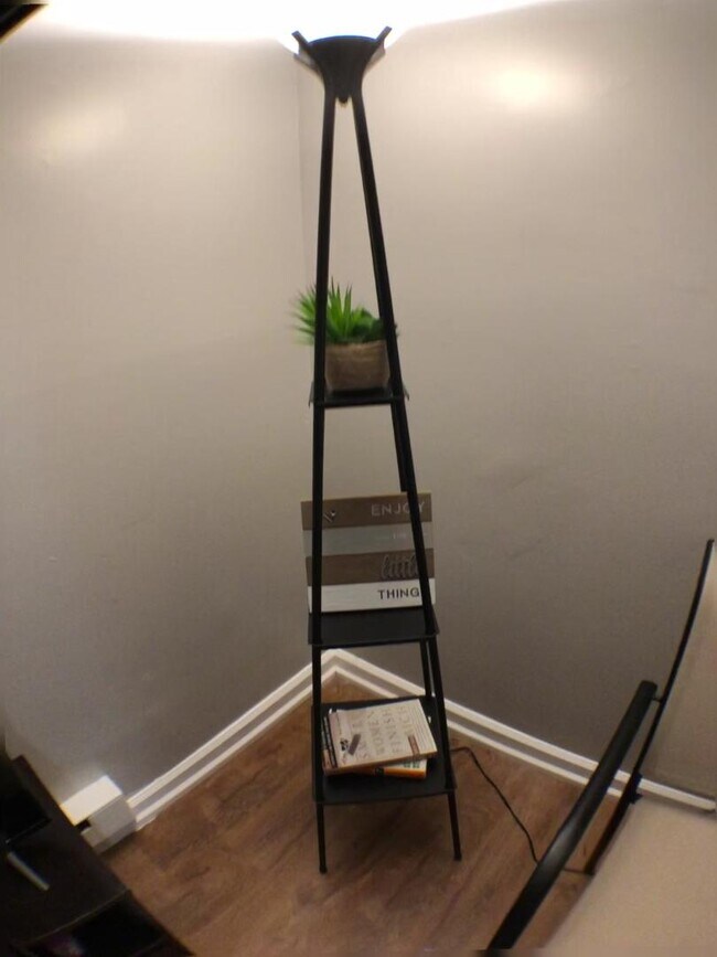 Building Photo - 4 N Hamilton St