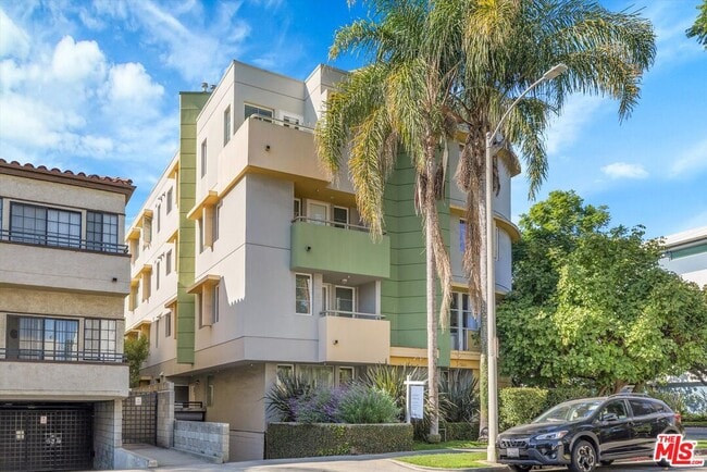 Building Photo - 1601 S Bentley Ave