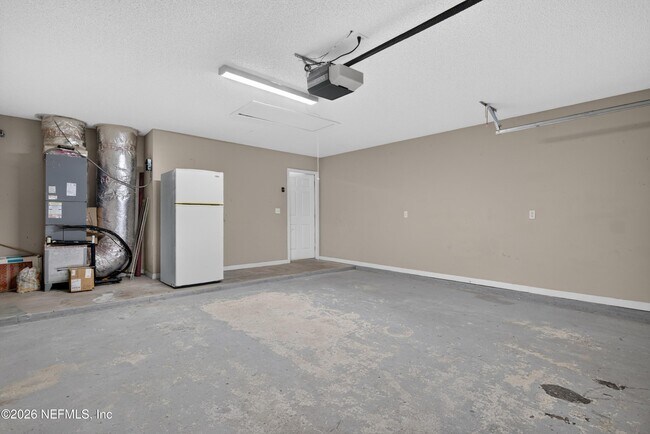 Building Photo - 12949 Chets Creek Dr S