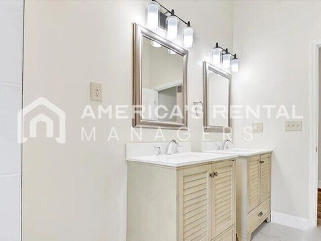 Building Photo - Room to Roam: Expansive Home with Screened Porch - Coming Soon!!