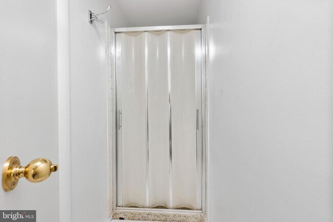 Building Photo - 110 Cross Keys Rd