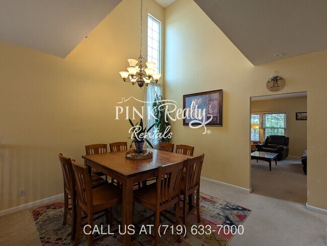 Building Photo - 8560 Avens Cir