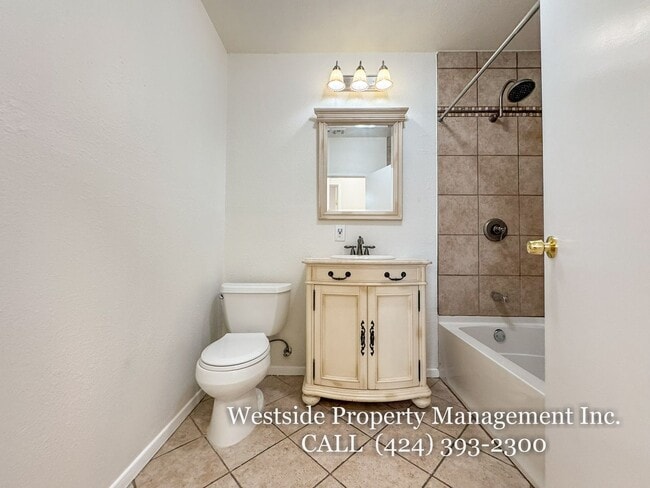 Building Photo - 4459 W 136th St
