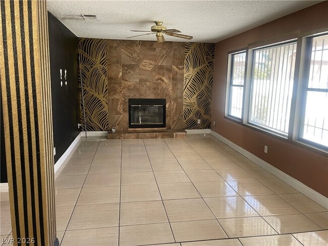 Building Photo - 2616 Camphor Tree St