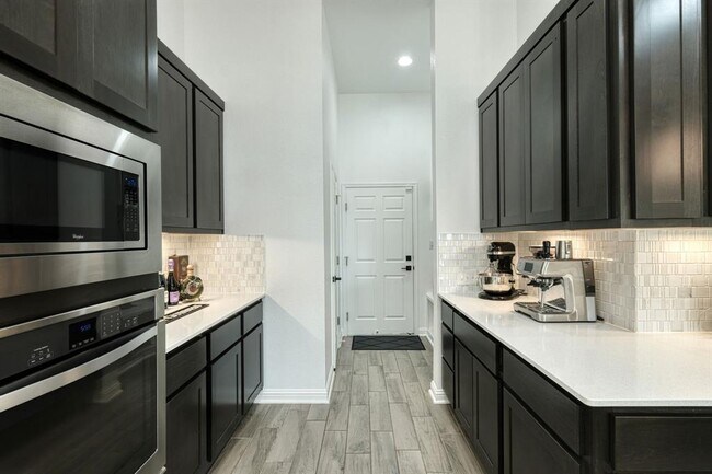 Building Photo - 5005 Yucca Flower Ln