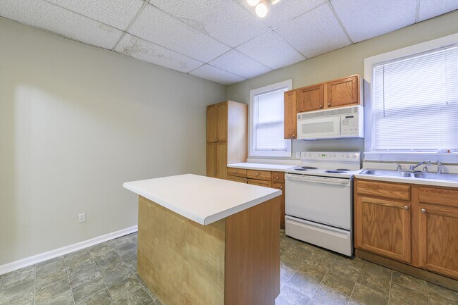 Building Photo - 2222 Glenwood Ave