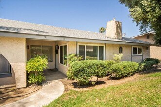 Building Photo - Clean & updated 2 bed/2 bath condo available for lease. Student-friendly & walking distance to UCR