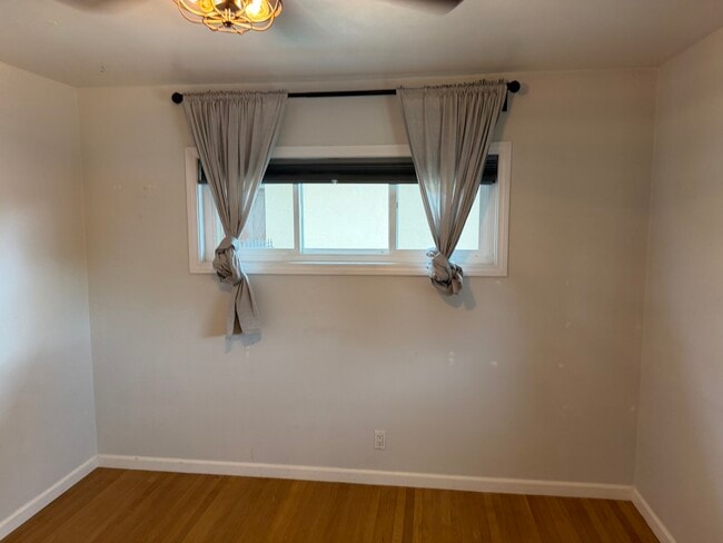 Building Photo - 409 N Park Ave