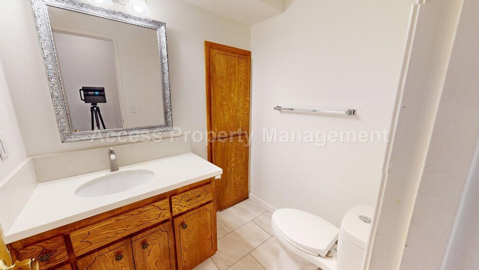 Building Photo - 3355 San Fernando Ct