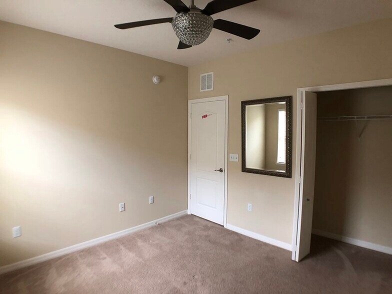 Building Photo - 1512 Scarlet Oak Loop