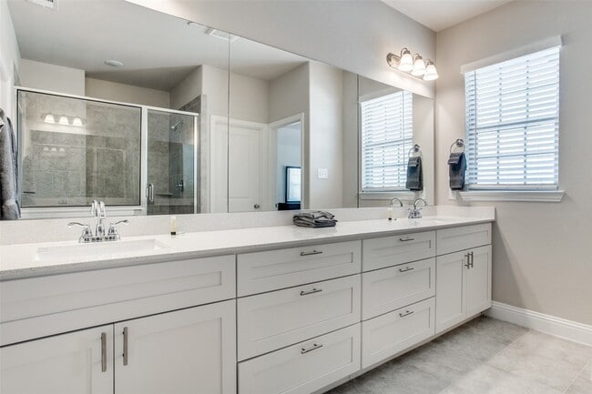 Building Photo - 1718 Lisa Ct