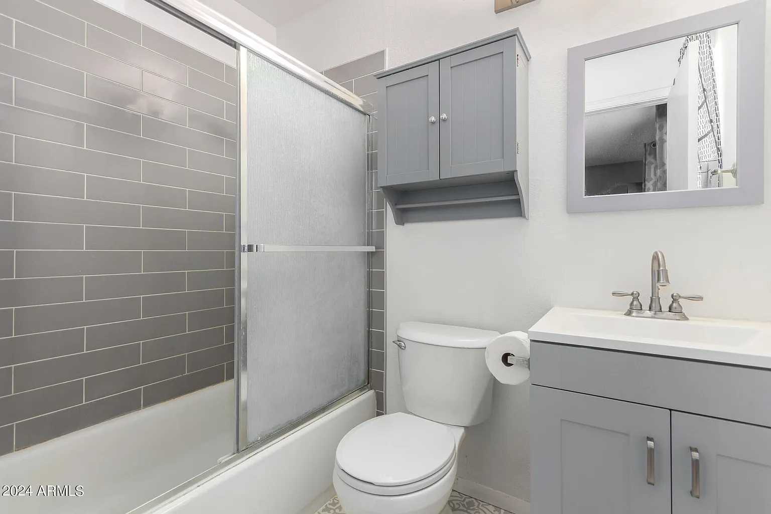 Building Photo - 716 E Hackamore St